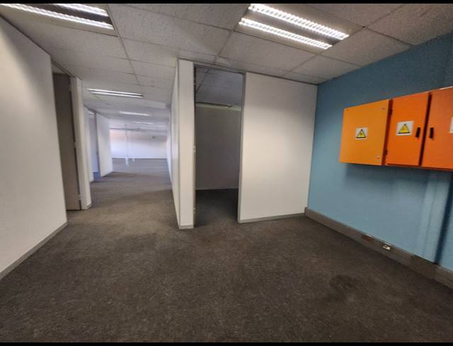 337M² OFFICE TO LET IN RANDJESPARK
